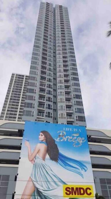 Breeze Residences - 1Br Unit With Balcony -Top Floor Манила Экстерьер фото