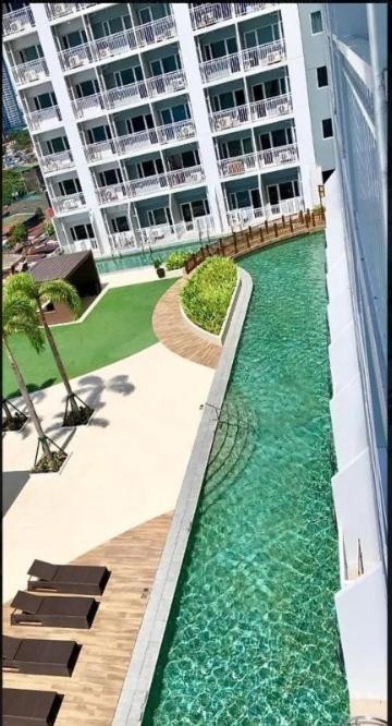 Breeze Residences - 1Br Unit With Balcony -Top Floor Манила Экстерьер фото