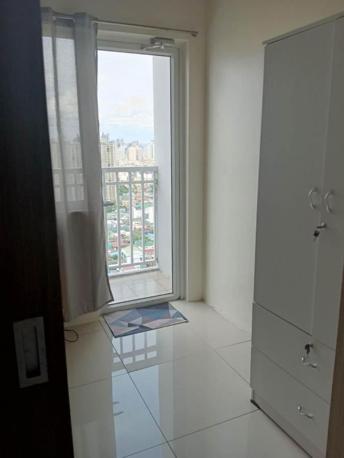 Breeze Residences - 1Br Unit With Balcony -Top Floor Манила Экстерьер фото